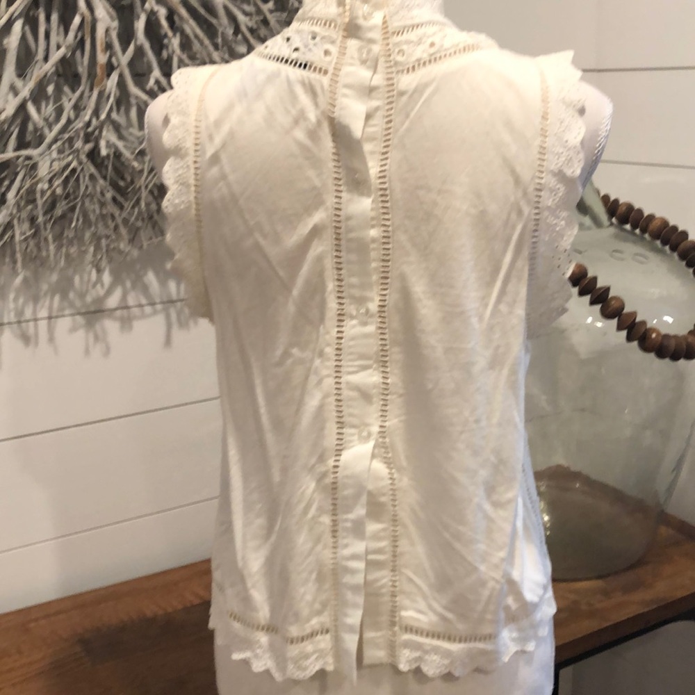 Eyelet top with button down back - Picture 3 of 4